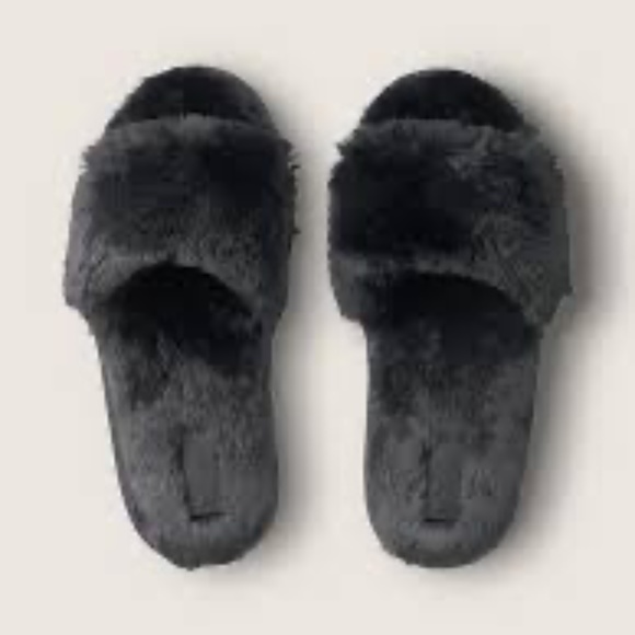 VS PINK Faux Fur Slippers Various Sizes Black - Picture 2 of 8